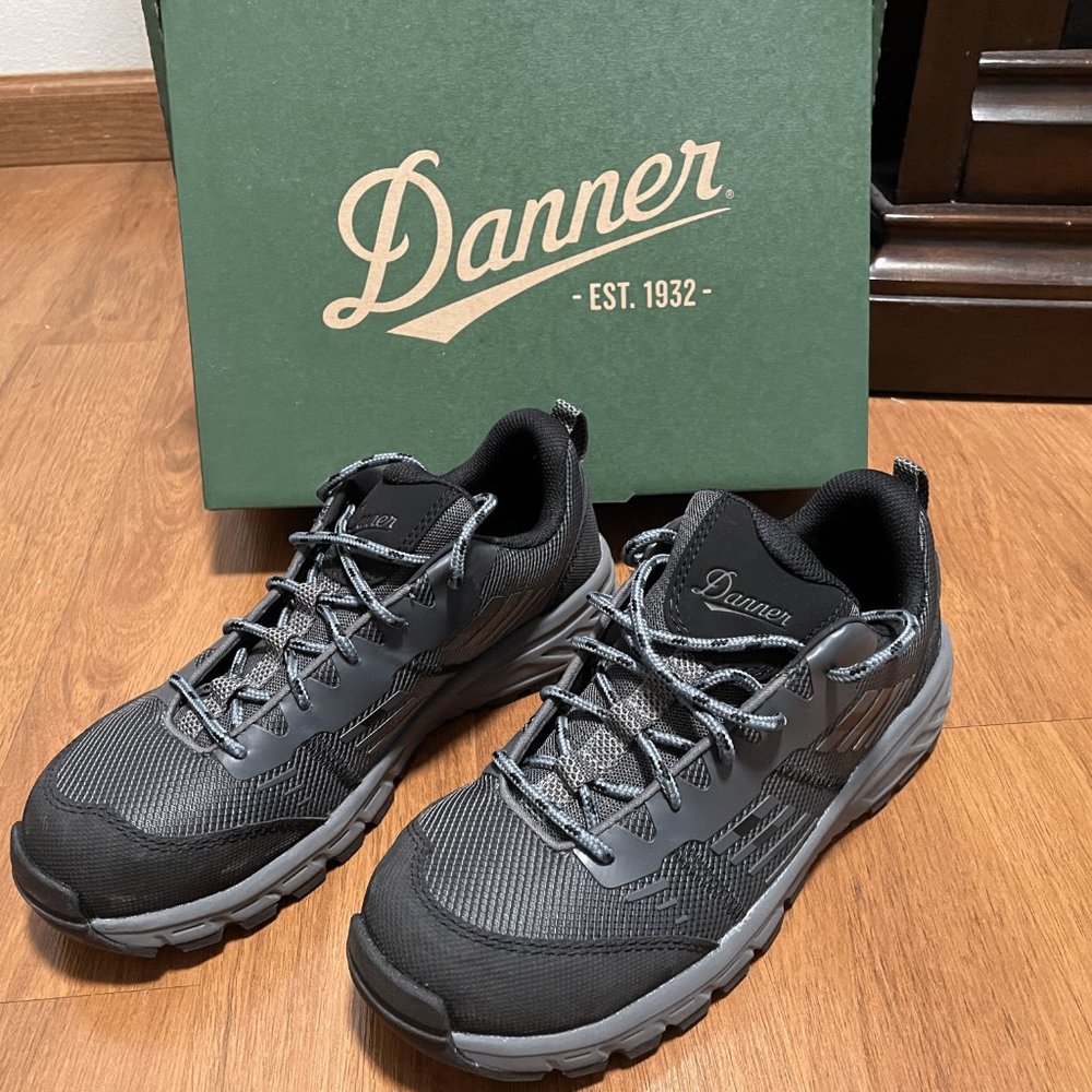 Women's Composite Toe Shoes (WORN ONCE)